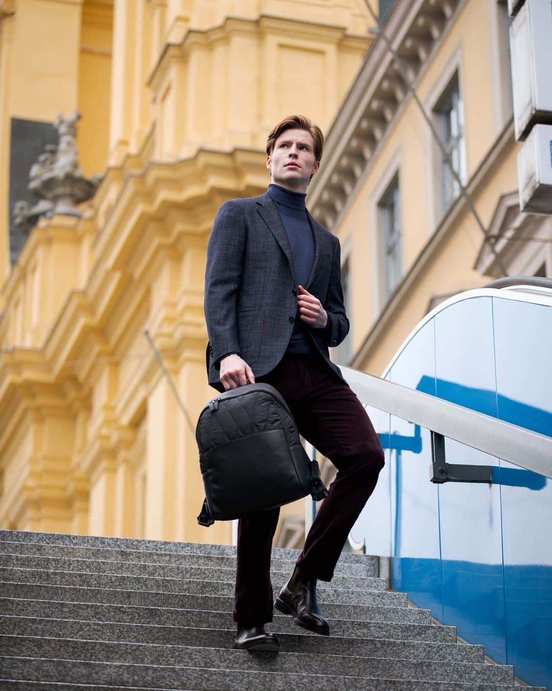 カナーリのインスタグラム：「The Weekend Edit - A day in the city means a casual yet comfortable look featuring Canali KEI, synonym of lightweight, soft silhouettes and refined looks.  Editorial by @caleomag. #Canali1934 #CanaliFW20 #CanaliEditorials #MadeInItaly」
