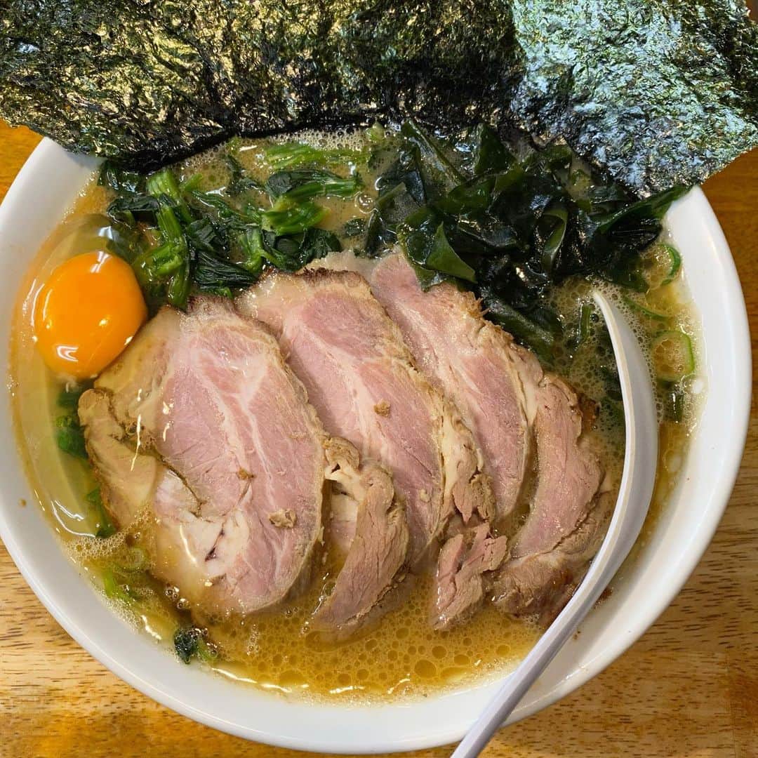 宇野薫のインスタグラム：「年内最後のUNO DOJO後は、 年内最後の㐂輪 KIRINへ  #㐂輪 #㐂輪ラーメン #㐂輪20th  #㐂輪20周年おめでとうございます #宇野スペシャル」