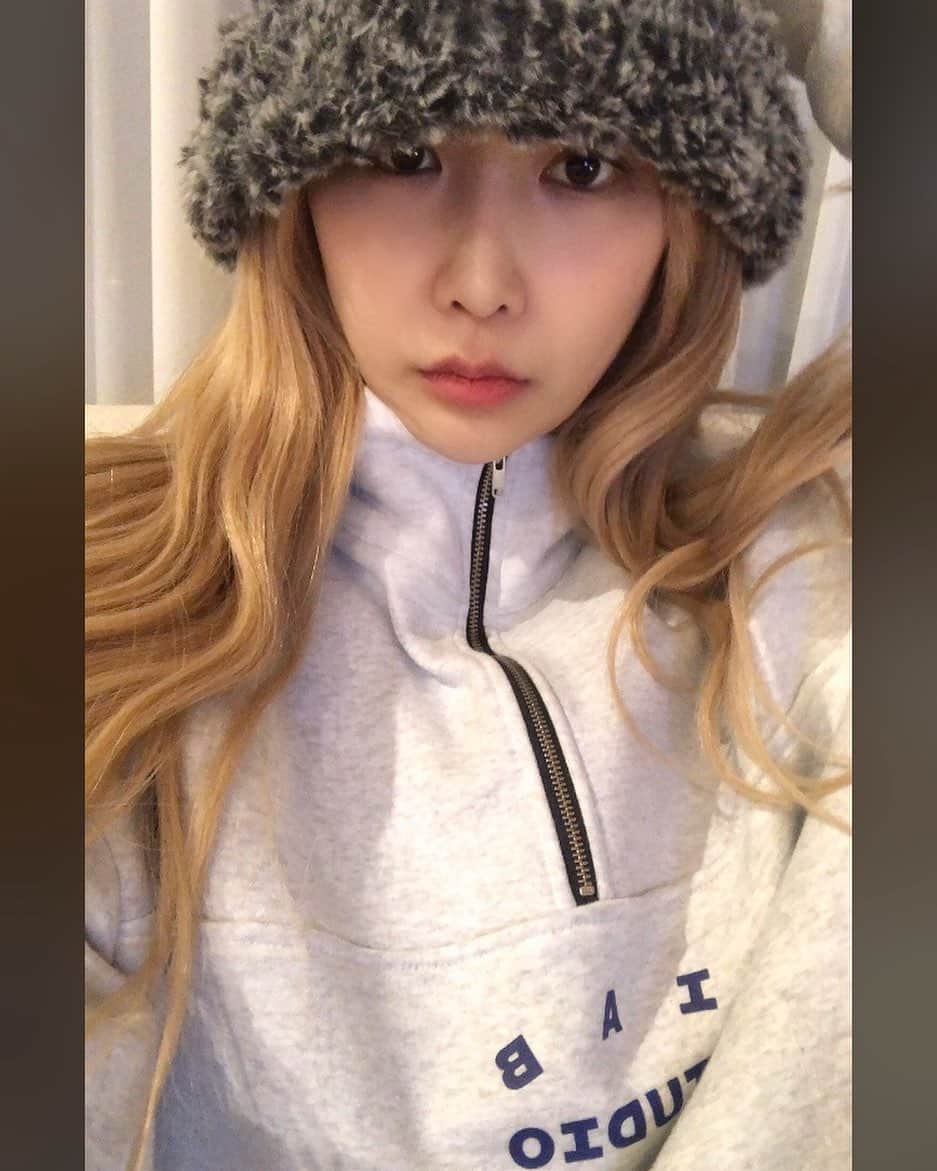 ジェアのインスタグラム：「💙」