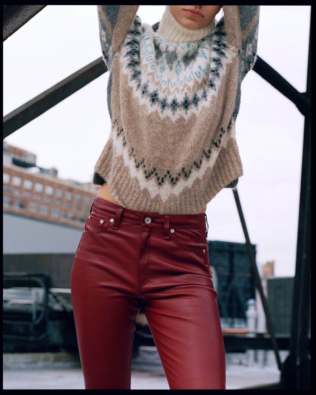 ラグ&ボーンのインスタグラム：「Bring the heat in the Nina High-Rise Leather Skinny Pant and Fair Isle Fran T-neck. These are the holidays, our way.」
