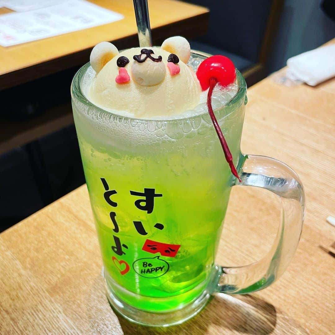 ぐちチャンネルのインスタグラム：「メロンクリームソーダサワー@ハカタホタル #ハカタホタル #メロンソーダ #スイーツ #目黒カフェ #目黒グルメ」