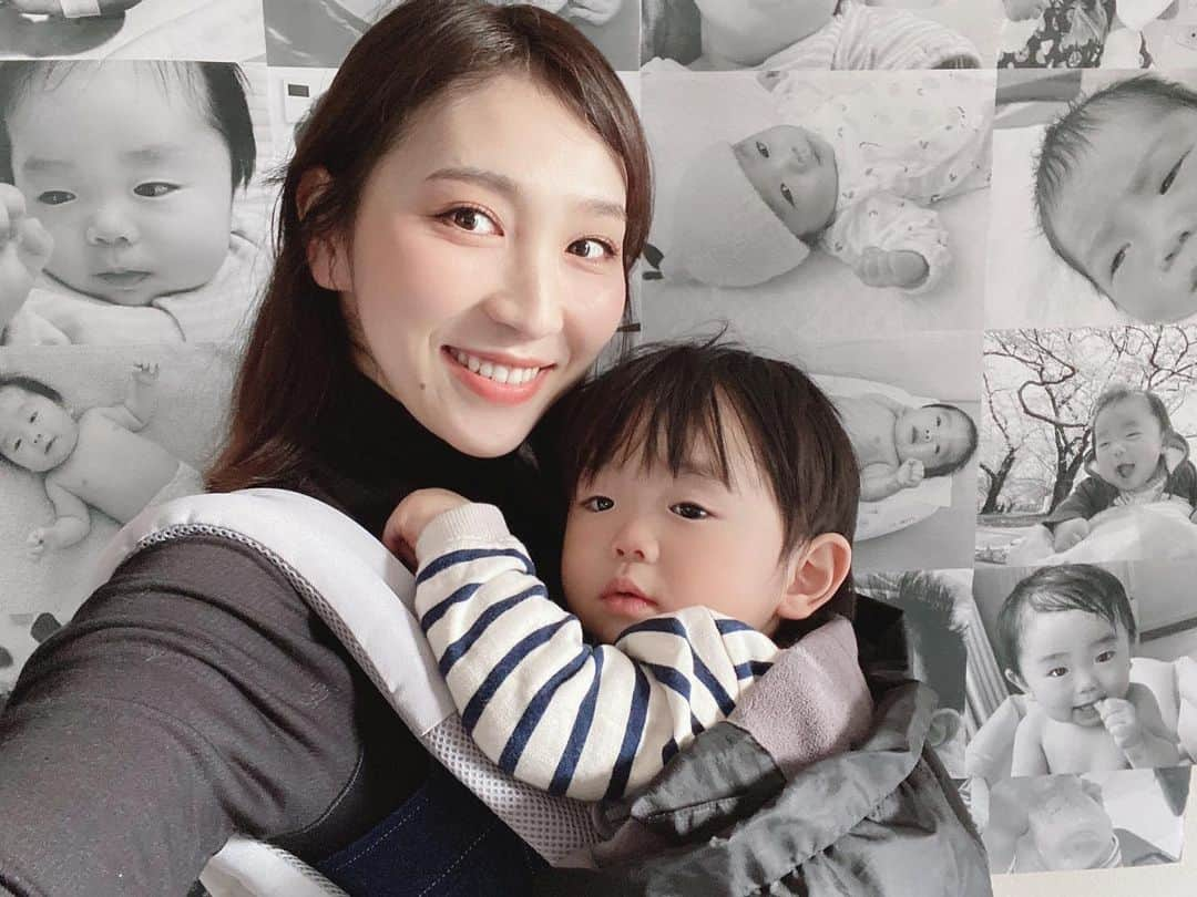 渡辺順子のインスタグラム：「✰ 。ﾟᴴᴬᴾᴾᵞ ᴮᴵᴿᵀᴴᴬᴰᴬᵞﾟ。✰ ナベイビー👶🏻 ・ 24日に1歳の誕生日を迎えることが出来ました🎂 #乳児 から #幼児 へステップアップ☝︎ ・ 産まれた時から最近までの写真を振り返って、 飾り付けしながらうるうるしてました🥺 無事にこの日を迎えられて良かった✨ ・ 楽しい事も大変な事も 泣いた日も笑った日も 驚く程感情の起伏が激しい1年だったなw ・ 絶賛初めての子育て奮闘中&こんなご時世ですが、 我が子が笑顔で過ごせるように頑張ります🤗 ・ ちなみにまだ「ママ」は言えません🥲 「パァーパ」か「バァッバ、バァッバ」を連呼しとります👶🏻 ・ これからも投稿を温かく見守って頂けると嬉しいです💛 ・ ・ @tamahiyoinsta  #公式たまひよグラマー  #成長記録 ・ #1歳誕生日  #誕生日飾り付け  #モノクロ #1stbirthday  #1stanniversary  #photography  #decoration  #mamastagram  #babystagram  #べビスタグラム  #ママスタグラム  #男の子のママ #令和元年ベビー  #育児日記  #元レースクイーン  #新米ママ  #育児奮闘中」