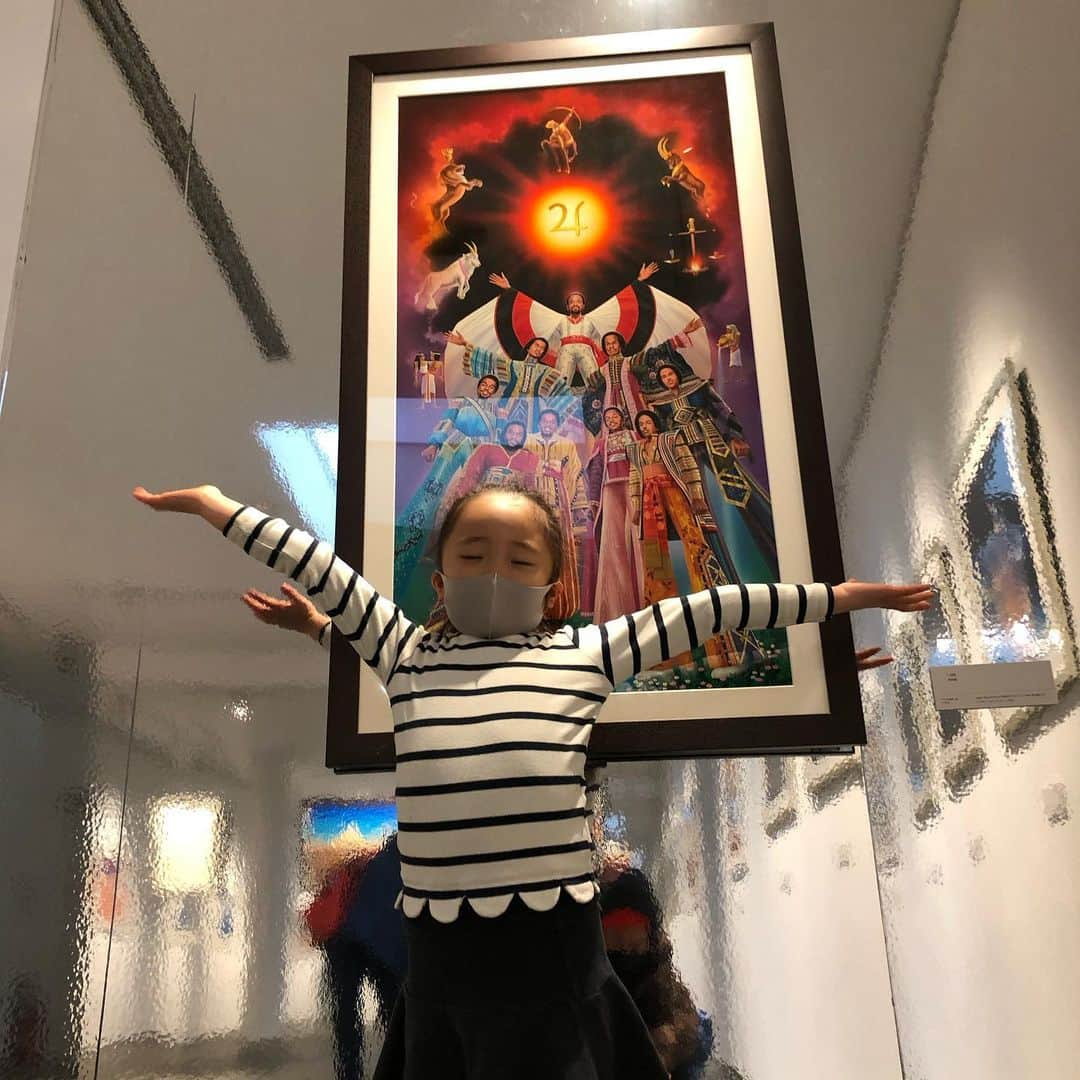 MUROさんのインスタグラム写真 - (MUROInstagram)「ママチャリニケツで代官山☀️ #長岡秀星回顧展 #shuseinagaoka  #spacefantasy  #透明な宇宙を求めて」12月26日 14時56分 - dj_muro