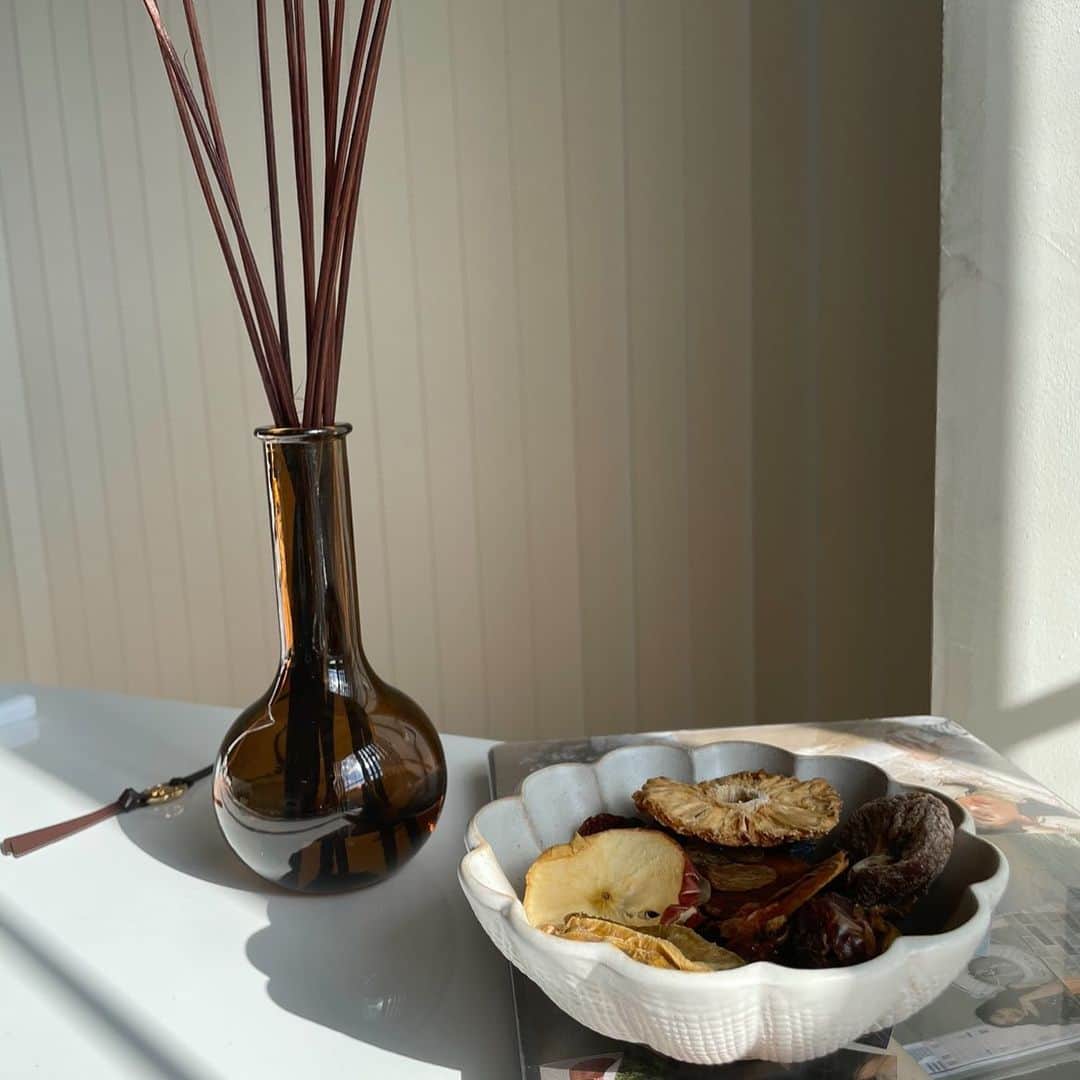 太陽奈さんのインスタグラム写真 - (太陽奈Instagram)「おうちスペース😉  ドライフルーツ食べるのもったいなくて加工して飾りにしました😶😶」12月26日 15時12分 - _taiyona