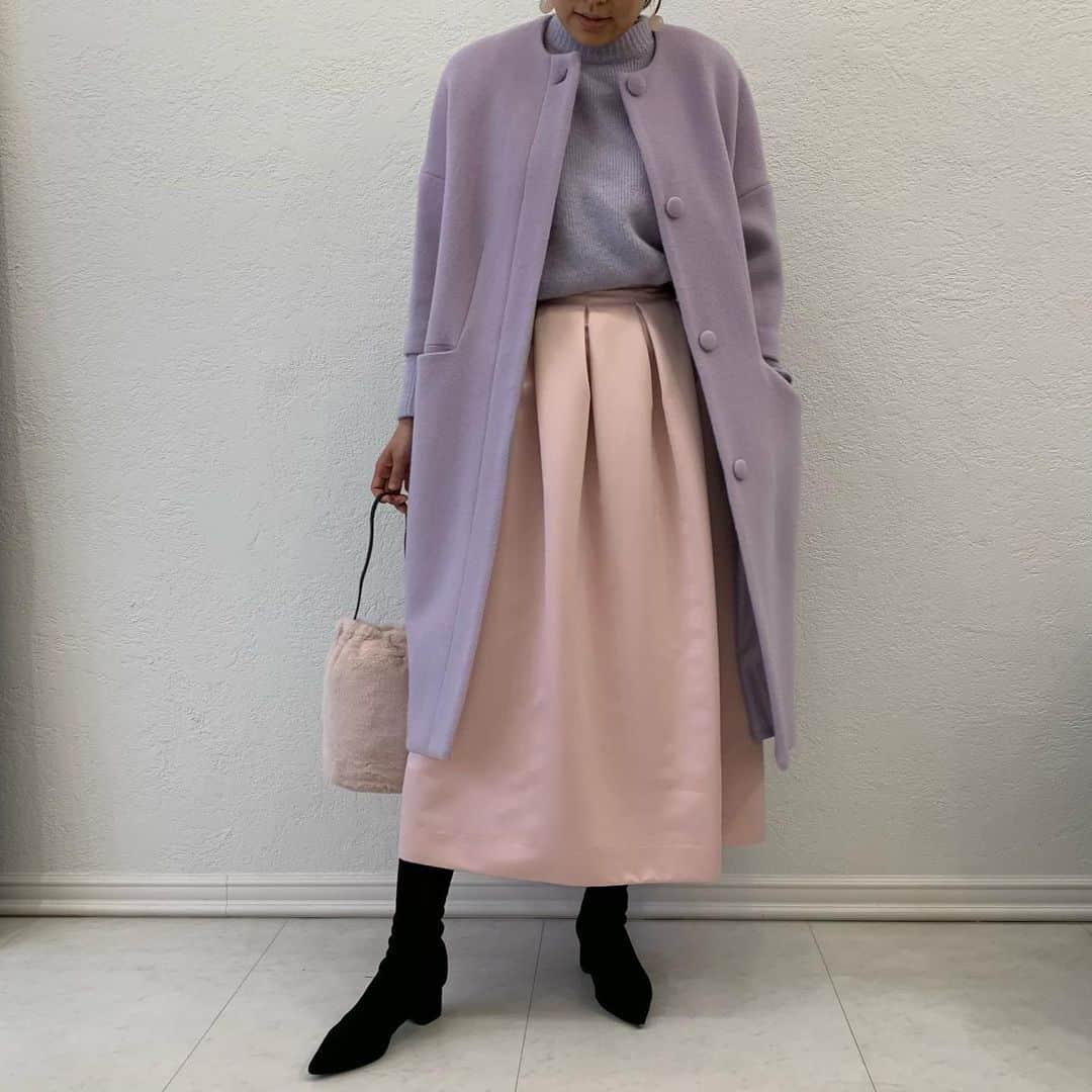 Tsuru by Mariko Oikawaのインスタグラム：「優しい色を纏って...✳︎  Soiree/LAVENDER Odette/A.ROSE Shaun/PINK  Caren/BLACK  #tsuru #tsurubymarikooikawa」