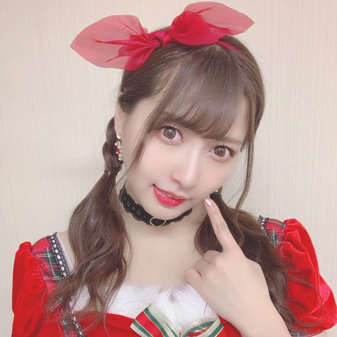 太田里織菜のインスタグラム：「. . りおサンタ❤️ . . #らぶどる #サンタコス」