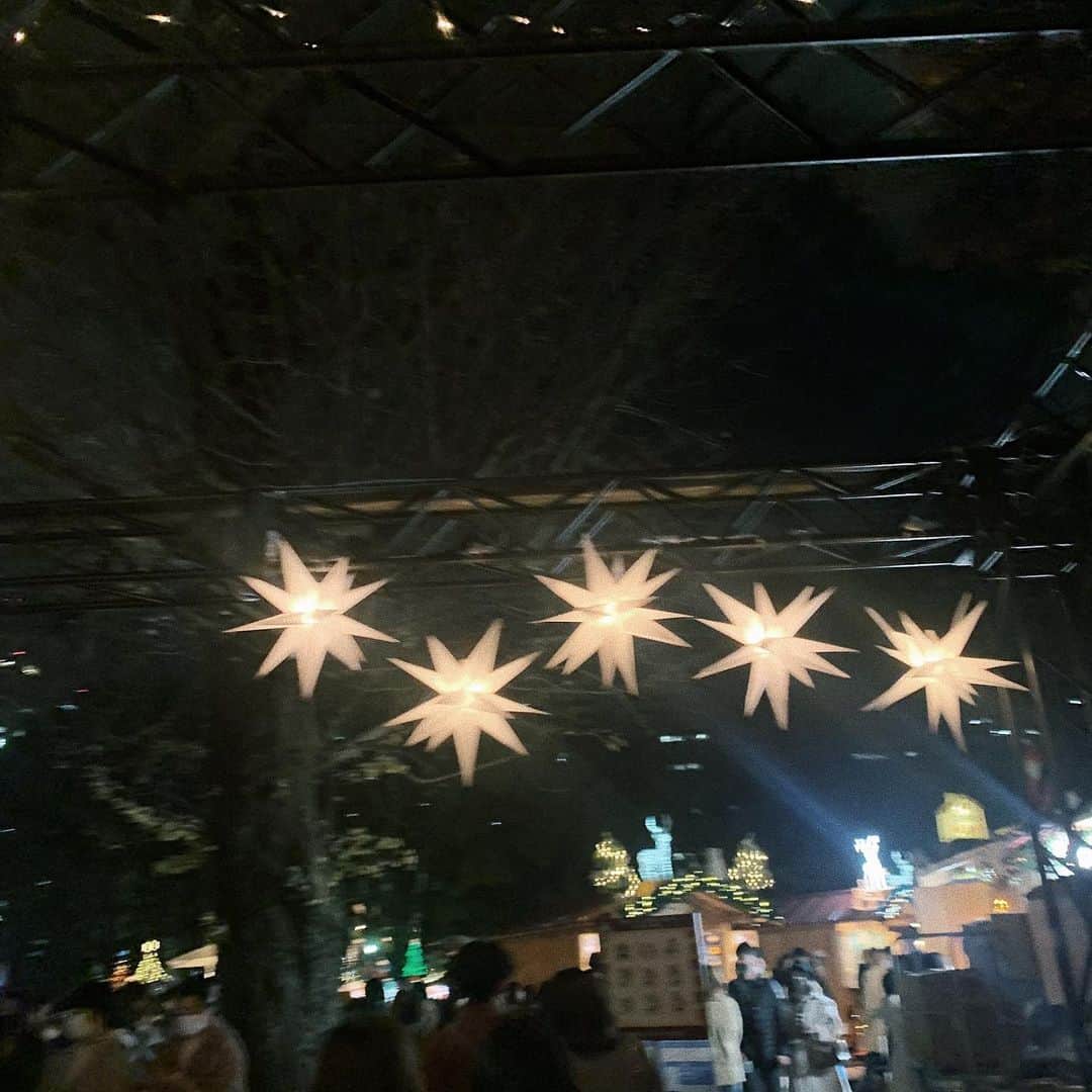 よしかわなみのインスタグラム：「ㅤㅤ Happy Merry Christmas🎄 ㅤㅤㅤ 当日は柄にもなく、 キラキラのリボンを髪飾りでつけてみました笑 ㅤㅤㅤㅤㅤㅤ」