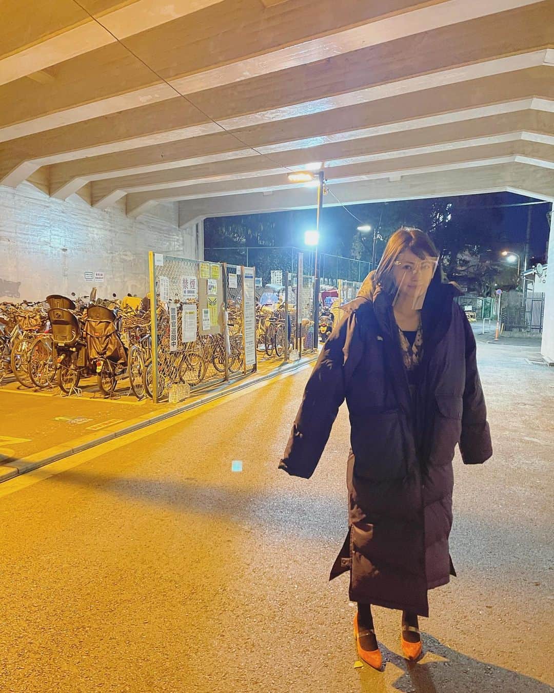 のインスタグラム：「本日21時15分からフジテレビにて📺 土曜日プレミアム 「4つの不思議なストーリー〜超常ミステリードラマSP」 オムニバス4本立てです。  私は 『不思議なお守り』 にちらりと出演させていただきます。 どこに出てくるでしょう😏  #不思議なお守り」