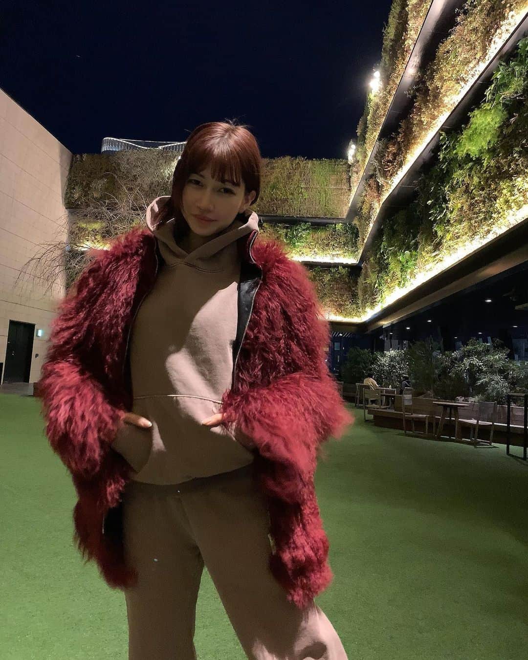 山本ソニアさんのインスタグラム写真 - (山本ソニアInstagram)「new @three00_laa 💯💯💯  ニュアンスなカラーのジャージのセットアップ どタイプ ヘアカラーも合わせてトータルでワンカラーコーデ💫  #three00laa  #tokyostyle #tokyomodel #outfitoftheday  #冬コーデ #ジャージ」12月26日 17時00分 - soniann0505