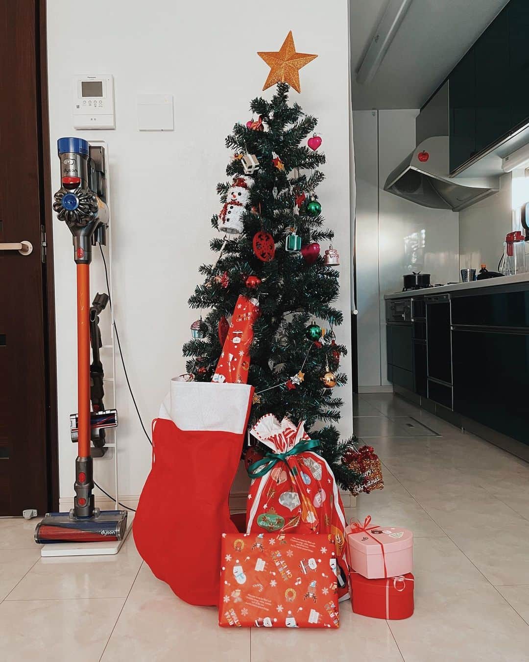 EMIのインスタグラム：「⭐︎ キロク🎄🎁🎅🏼 #christmas」
