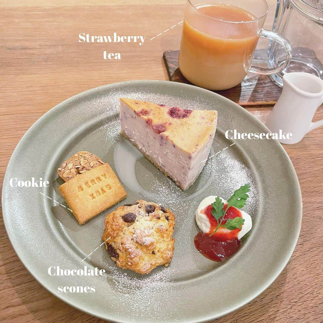 織田エリカさんのインスタグラム写真 - (織田エリカInstagram)「MOVE CAFE🍰  𓂃  行きたかった新宿にあるMOVE CAFEに☕︎ チーズケーキがとてもおいしかった🍰♡  𓂃  #cafe #cafestagram #movecafe #tea #新宿カフェ#カフェ #カフェ巡り #カフェスタグラム #チーズケーキ #カフェ部 #紅茶 #新宿三丁目」12月26日 17時15分 - _erika0819