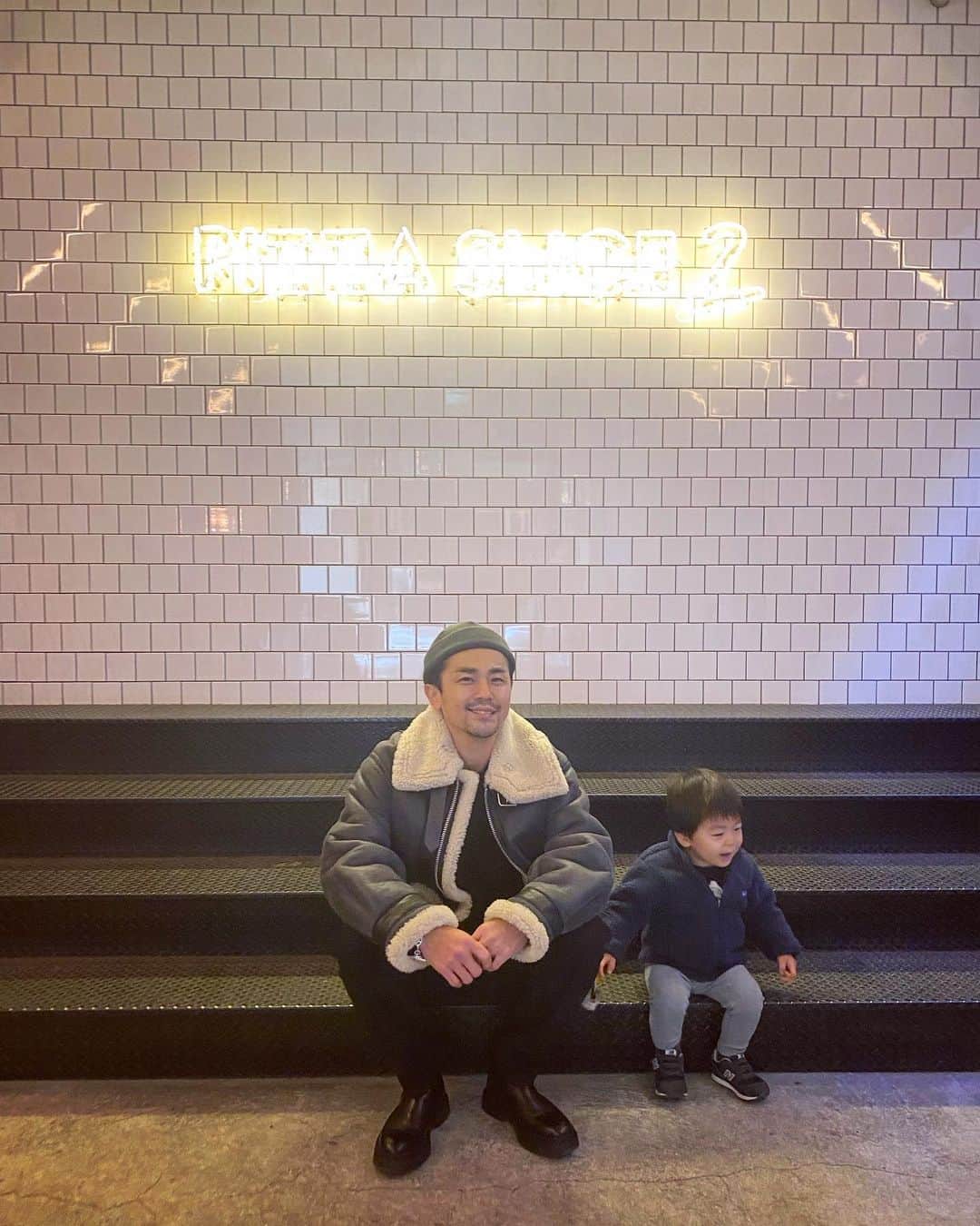 のインスタグラム：「今年もありがとう🥰 いつも私達を守ってくれてありがとう❤️ #mylove #iloveyou」
