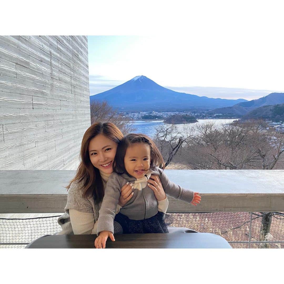 のインスタグラム：「お部屋でまったりなクリスマス旅 リフレッシュできました🤍🤍」