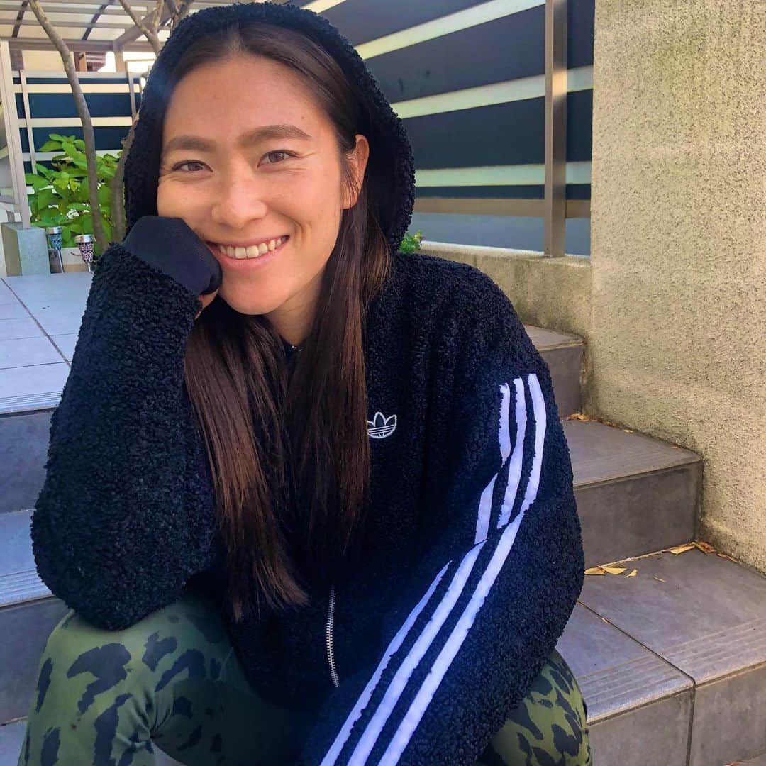 のインスタグラム：「. . Favorite clothes🤫✨ @adidastokyo  . . サプライズ企画した時の お気に入りの服☺️ もこもこ感が可愛いよね💕 . . #adidas #adidasoriginals  #アディダス #アディダスコーデ  #adidastokyo #お気に入り  #favoriteclothing #fashion  #adidaslover #happy」