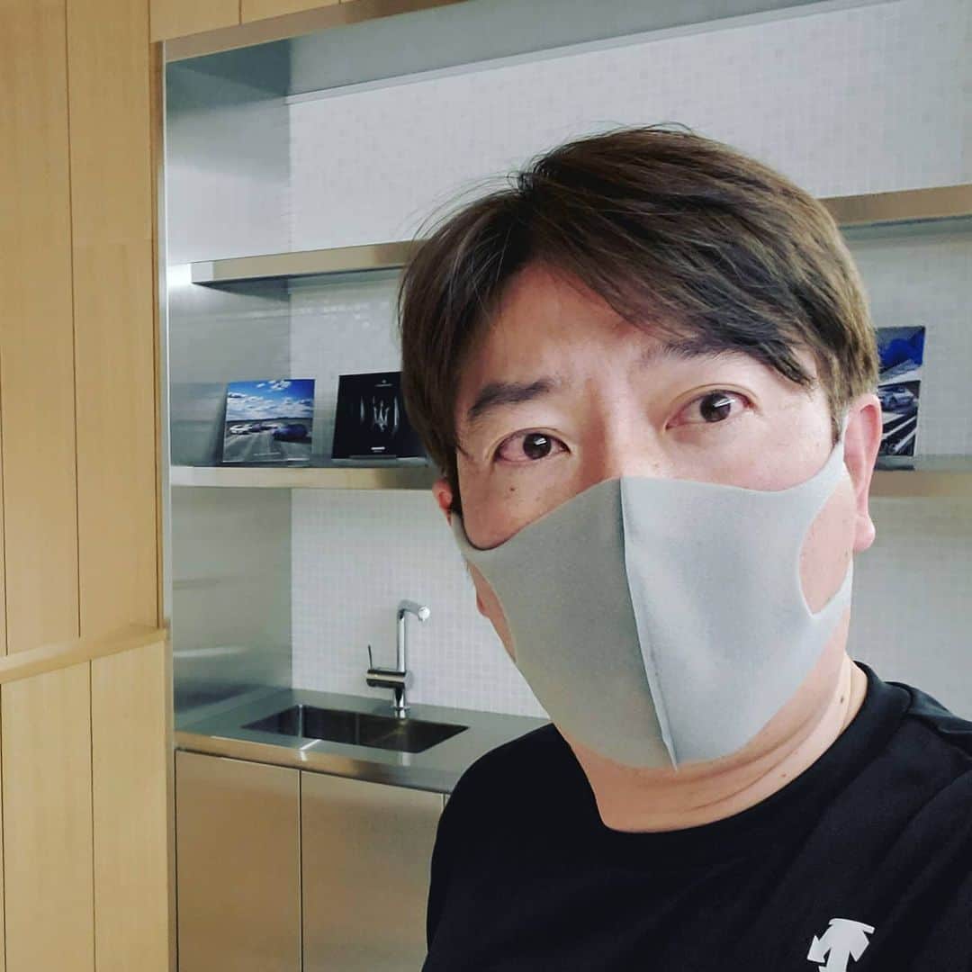 竹内弘一のインスタグラム：「ことし最後のトレーニング。 お尻のトラブルになったり仕事と大学院でなかなかいけなかったり思ったような成果はまだ出ていませんが、そこはコロナに負けない身体づくり！の目的にそって免疫力を下げない程度に無理せず、いまできることをコツコツ続けたいと思います。 とにかく自分に甘い性格をなんとかしたいわー😭 #テイクフィジカルコンディショニングジム  #takephysicalconditioninggym #kyobizx」