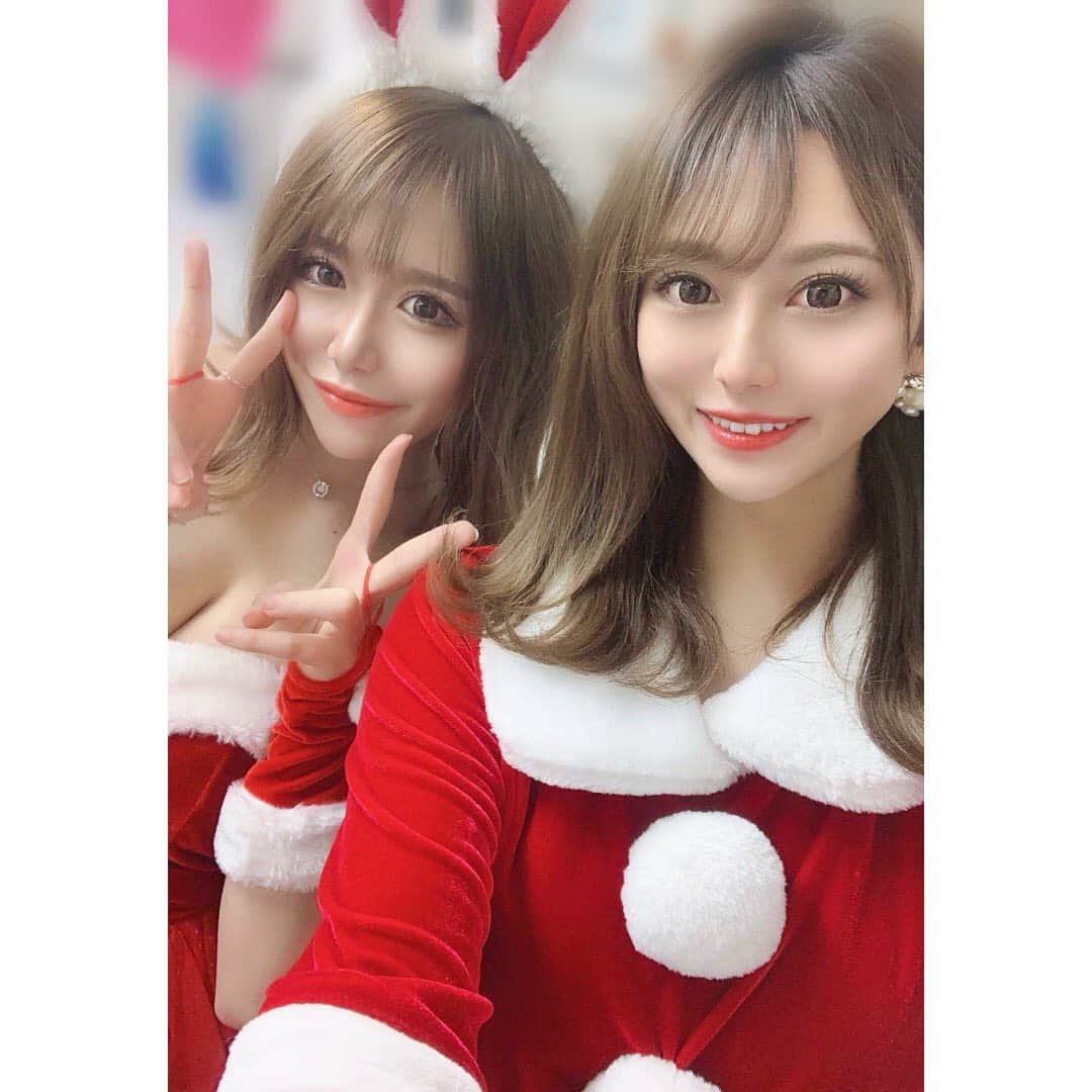 NANAのインスタグラム：「𝚇’𝚖𝚊𝚜 𝚎𝚟𝚎𝚗𝚝❄  #クリスマス #サンタコス #girl #christmas #コスプレ #キャバ嬢  #一宮 #キャバクラ #instagram #followme #instagood #likeforlikes #l4l #f4f」