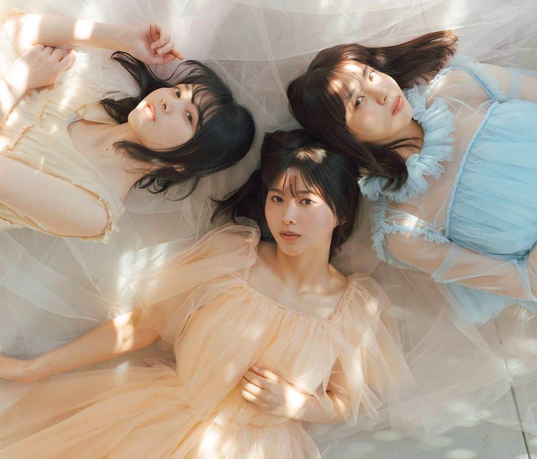神戸健太郎のインスタグラム：「#mywork📸#ヤングジャンプ#ヤンジャン#櫻坂46#mywork📸#渡邉理佐 さん#小林由依 さん#森田ひかる さん#アマカラ写真部」