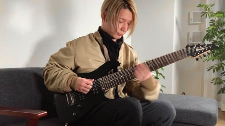ichikaのインスタグラム：「vs 9strings Guitar」