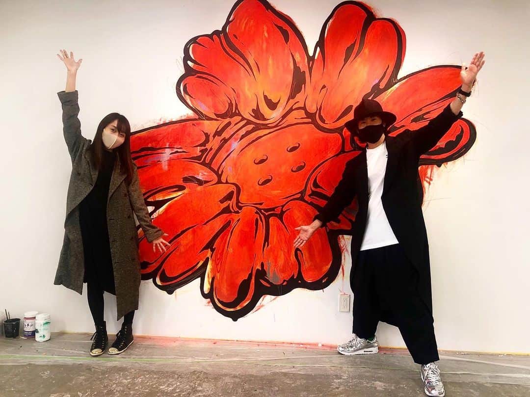 矢井田瞳さんのインスタグラム写真 - (矢井田瞳Instagram)「SHUN SUDOさんの個展「2020」へ。唯一無二の曲線と色使いが好き。エネルギーをたくさん浴びて、また明日からもがんばろうと思えました！」12月26日 18時54分 - hitomi_yaida