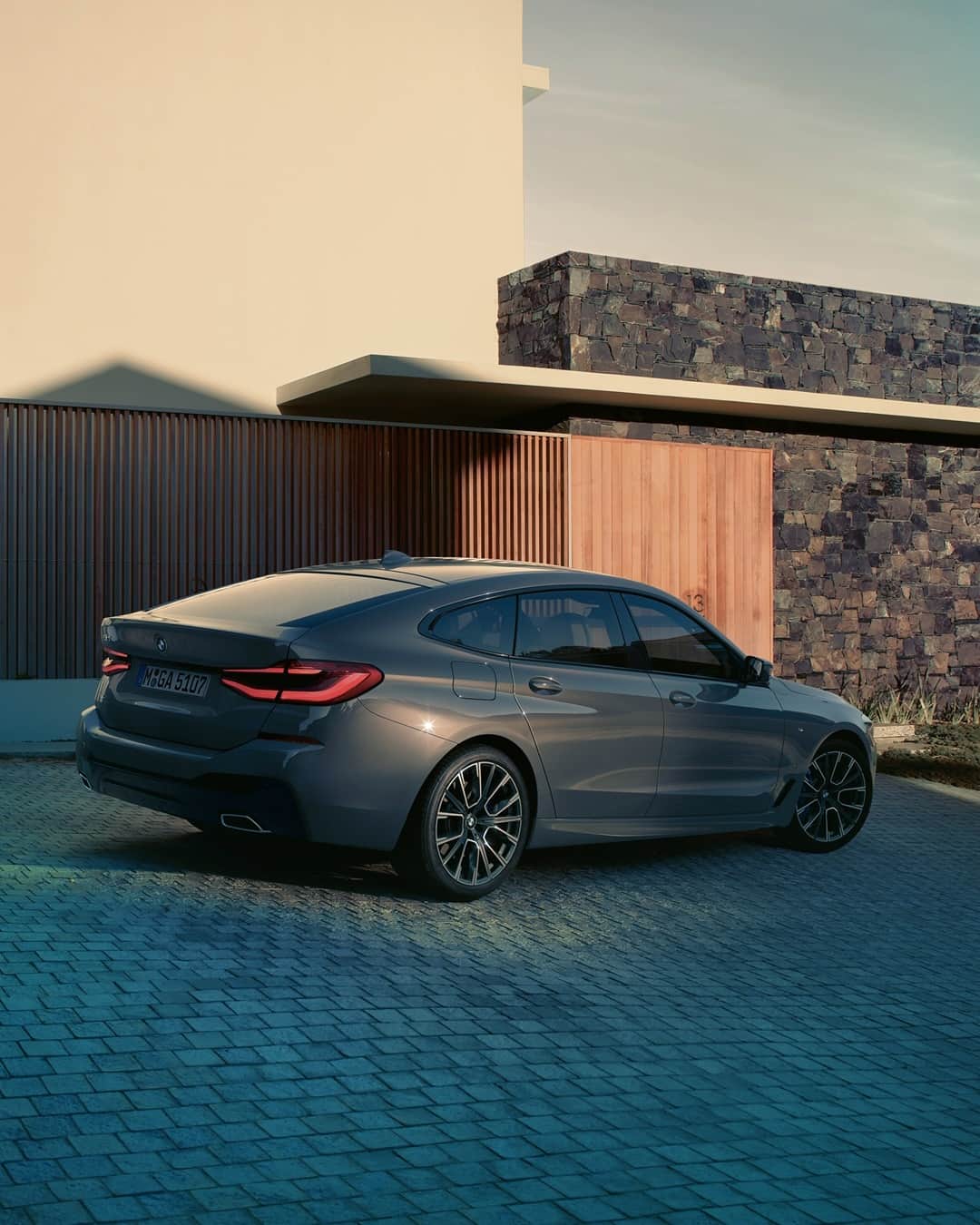 BMWのインスタグラム：「Sincerely yours.  The new BMW 6 Series Gran Turismo.  #THE6 #BMW #6Series」