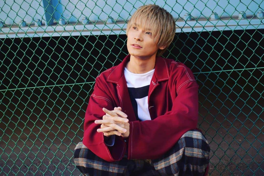 のインスタグラム：「photo by my bro 弟が良いカメラで撮ってくれました📸 今faniconでやってるスクラッチの2等はこんな感じの写真です〜 #カメラ #無加工 #高クオリティ #fanicon #登録お願いします #youtube #お楽しみに #followme #thankyou」
