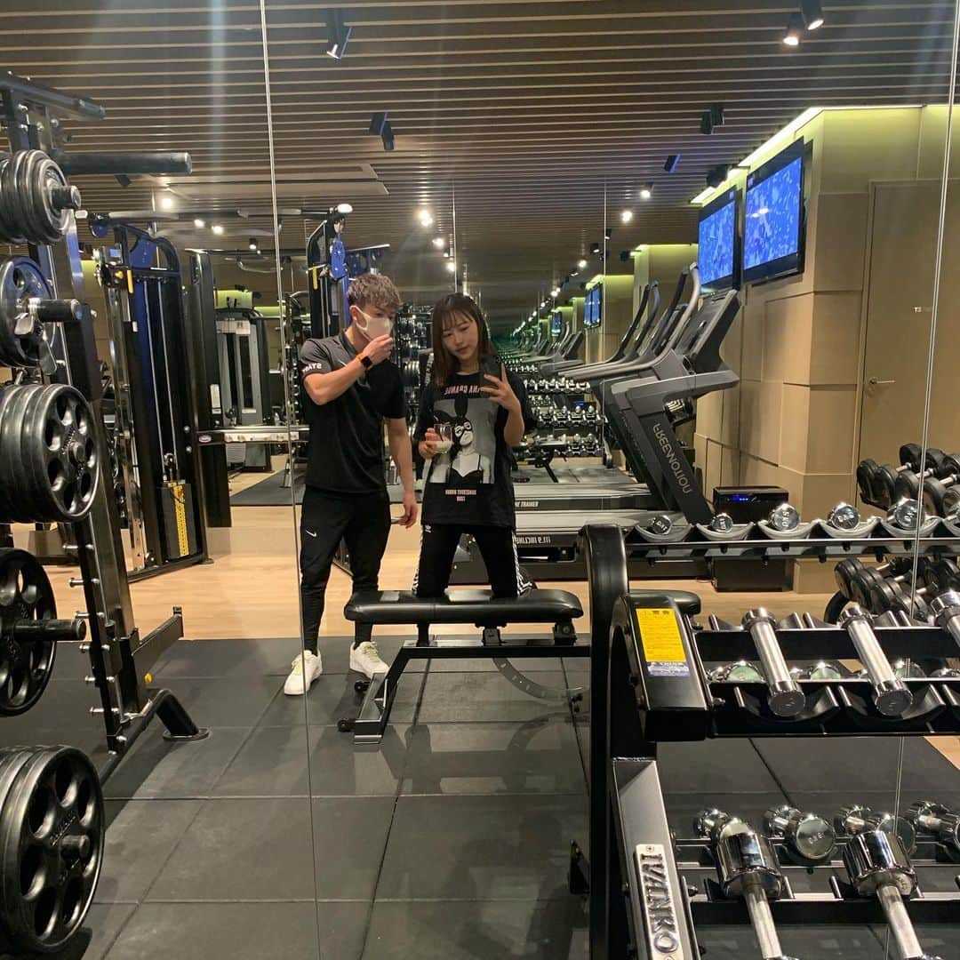 塚本美玲のインスタグラム：「トレーニング納め💪筋トレしてるとちょっとだけ強くなれる気がする🔥」