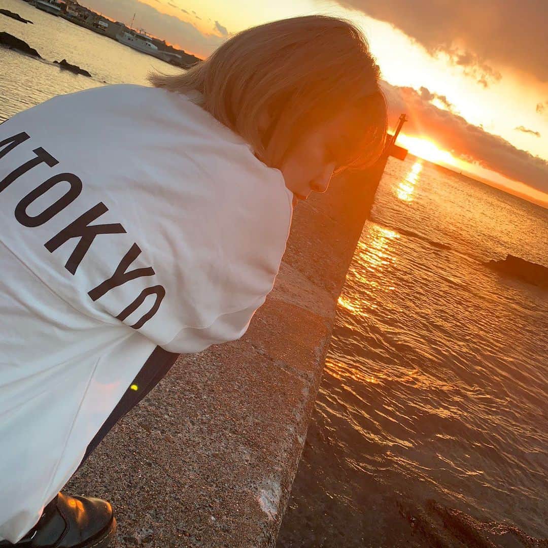 榎本温子のインスタグラム：「#sunset #instagood #photography #happy #ocean #바다」