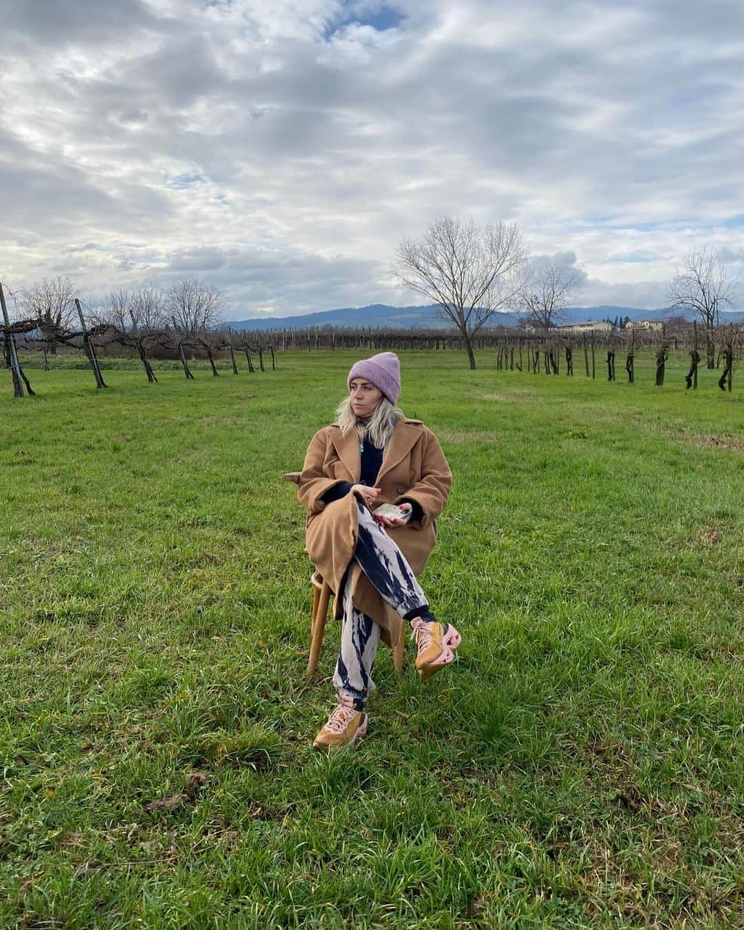 コリアックのインスタグラム：「✨ #lucebella #countryside #me  @papavero_5」