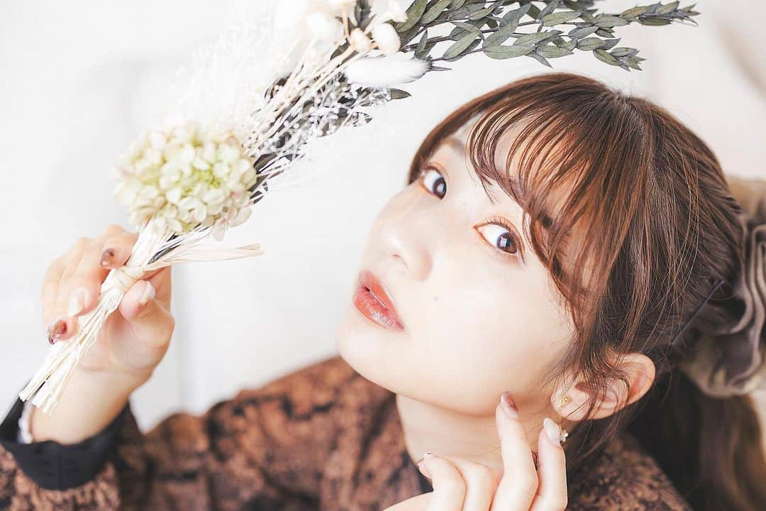 細沼紗花さんのインスタグラム写真 - (細沼紗花Instagram)「. . 久々ポートレート 今年はサロモで入賞出来たり、ポートレート作品を写真展に展示していただいたり、とてもありがたいことが多かったです🦢🥀 さぁ早く卒論を終わらせよう… . #ポートレート#作品撮り」12月26日 19時58分 - sayaka_hosonuma