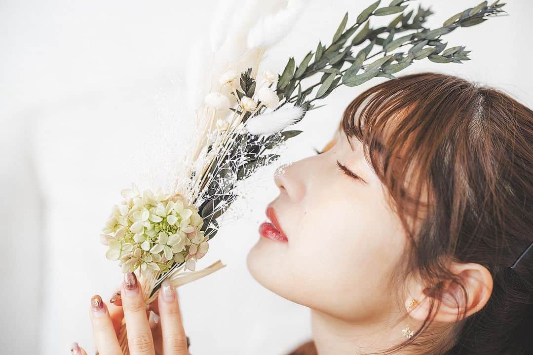 細沼紗花さんのインスタグラム写真 - (細沼紗花Instagram)「. . 久々ポートレート 今年はサロモで入賞出来たり、ポートレート作品を写真展に展示していただいたり、とてもありがたいことが多かったです🦢🥀 さぁ早く卒論を終わらせよう… . #ポートレート#作品撮り」12月26日 19時58分 - sayaka_hosonuma