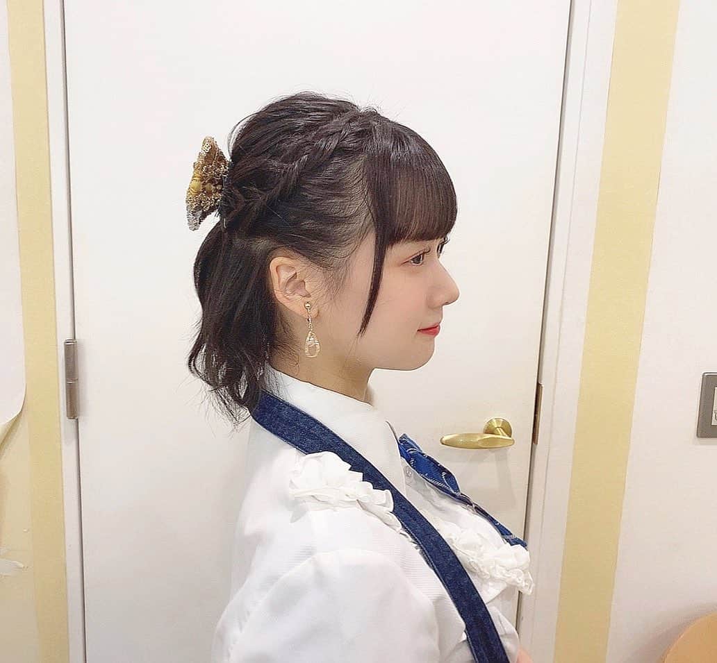 のインスタグラム：「・ ・ 今日の可愛い髪型にしてもらいました☺️ ・ #ハーフアップ #編み込みアレンジ  #編み込み #黒髪ボブ#ボブ #ボブアレンジ #アイドル #アイドル衣装」