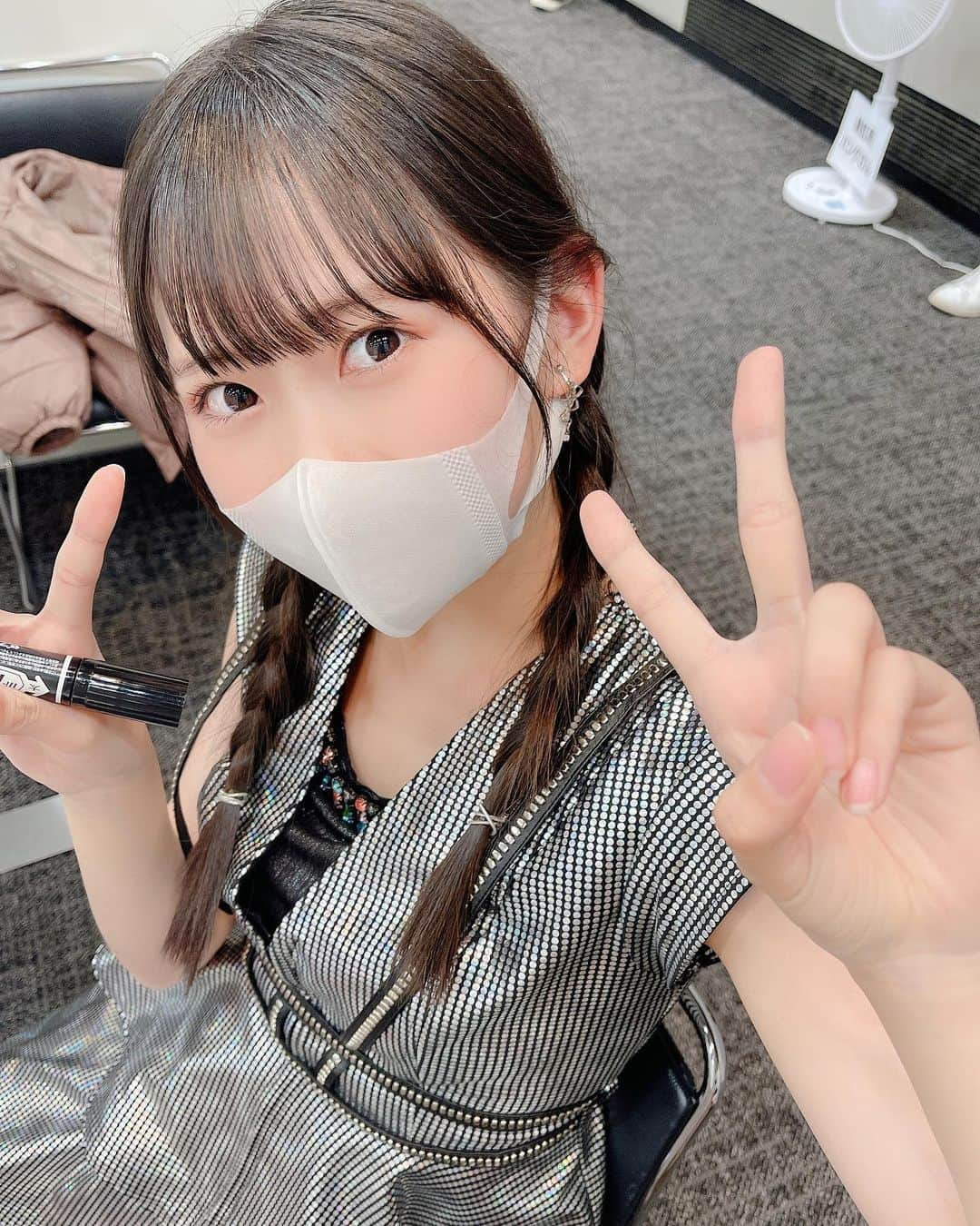 生田衣梨奈さんのインスタグラム写真 - (生田衣梨奈Instagram)「♥携帯変えて初めてのメンバー♥﻿ ﻿ CDの特典会でした！！！！﻿ ﻿ メンバーは半分にわたけています！！！！！﻿ ﻿ モーニング娘。を堪能していただければうれしいです！﻿ ﻿ ﻿ ﻿ #morningmusume20 #モーニング娘20﻿ #helloproject  #顔面国宝﻿ #えりぽんかわいい #アイドル﻿ 存在が #インスタ映え #かわいい﻿ #Love #beauty﻿ #followme #makeup﻿ #Instagram #生田衣梨奈のVSゴルフ﻿ #메이크업 #얼스타그램﻿ #ig_Japan #팔로미﻿ #フォロー歓迎 #ootd﻿ #🦐 #純情エビデンス﻿ #ELEYVSGOLF  #モーニング娘﻿ #いいね #写真﻿ #IDOL #골프﻿ #SELFIE #셀카」12月26日 20時17分 - erina_ikuta.official