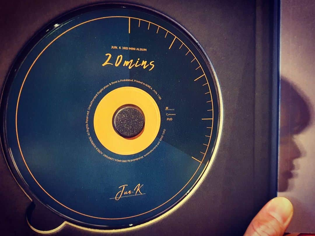 ジュンス さんのインスタグラム写真 - (ジュンス Instagram)「Thank you for loving my new solo album <20 Minutes> with 7 songs. I made this album to repay all of you for believing in me, loving me, and waiting for me. Just wait 20 minutes. After 20 minutes, maybe... #2PM 🔥  NEW ALBUM <20분>  1. #집 #Home 2. #스케치북 #SketchBook  3. #30분은거절할까봐  #30MinutesMightBeTooLong  4. #미끄럼틀 #SlipNslide  5. #평행선 #ParallelLines  6. #쉼표 #Comma  7. #MsNOTIME   #2PM #투피엠  #JUN_K #준케이  #20분 #20minutes」12月26日 20時23分 - jun2dakay