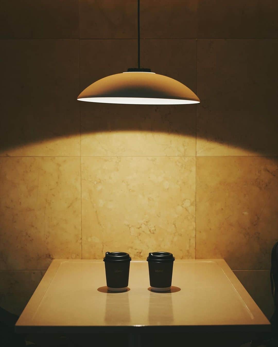 あまいもののインスタグラム：「インスタでも大人気のカフェ「abno」 空間が広々しているので居心地良く過ごせます single oのコーヒーが飲めらのも嬉しいおいしい 作業しに行ってもよさそう〜 . . . 🧁FOOD single o coffee ﻿ ﻿ ━━ ━━ ━━ ━━  ﻿ abno @abno.jp   ﻿━━ ━━ ━━ ━━ ﻿ ﻿ . . .  . .  #東京カフェ #カフェ部 #カフェ好きな人と繋がりたい #コーヒーのある暮らし #コーヒー好きな人と繋がりたい #珈琲好きな人と繋がりたい #カフェスタグラム #카페 #ひとりカフェ #ひとり時間  #甘党女子 #genic_cafe #retrip_cafe #cafestagram #カフェ散歩 #カフェパト #cafefood #カフェ巡り好きな人と繋がりたい #カフェ #お洒落さんと繋がりたい #おしゃカフェ #馬喰町カフェ」