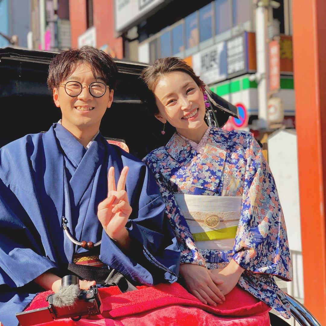 佐々木あさひのインスタグラム：「よっちが素敵なデートを用意してくれた✨ 瓦割りをデートに盛り込むところ、さすが私を分かってる。かなりスッキリして想像以上の高揚感😂  果たして8枚割れるか！？ ボンボンTVで動画が上がってます💪  初めて油絵の具を使って描いてくれた絵も嬉しかったな、いつもありがとうね💐  #ボンボンTV」