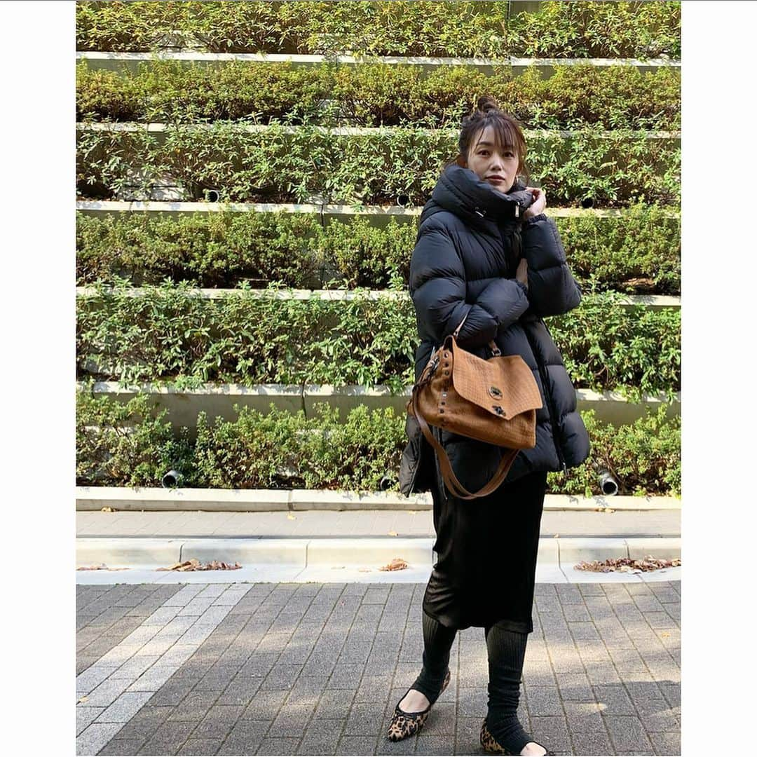 武藤京子さんのインスタグラム写真 - (武藤京子Instagram)「* * 先日のお洋服 * 今年の冬は寒いらしいので @addmilano.jp の ダウンジャケットを投入 * ボリュームたっぷりの首元、 フードの感じ、 サイドのファスナースリットなどなど いい感じ〜🙋‍♀️ * #addjapan  #addmilano #deuxiemeclasse #zanellato #rockport #アメブロ更新しました」12月26日 20時56分 - kyokomuto0628