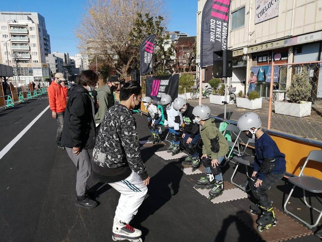 のインスタグラム：「Free trial lesson day!! 今日は川崎市が開催するストリートスポーツの普及イベント「KAWASAKI STREET CULTURE」でした！ 新しい事に挑戦する緊張感、できた時の達成感、色々共有できて楽しい1日でした🙌  インラインチーム @ryu.mrt  @moripon1106  @natsu.yasui   参加された皆様、関係者の皆様、ありがとうございました！ #kawasakistreetculture #inlineskate #インラインスケート #向ヶ丘遊園 #川崎市 #takeshiyasutoko #安床武士」