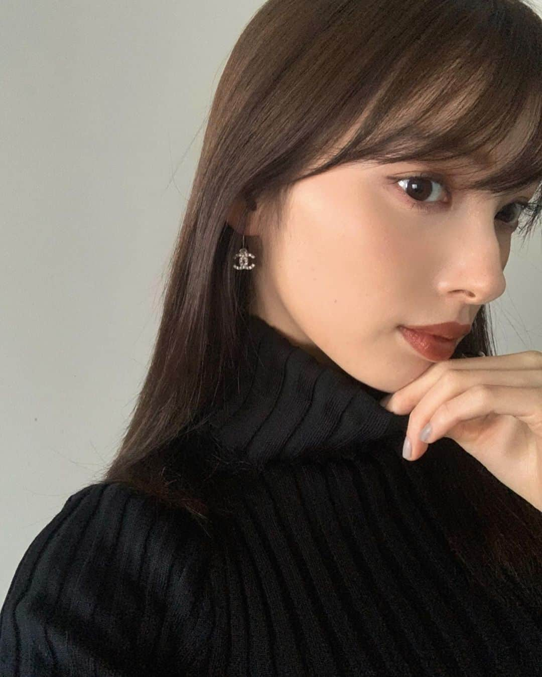 谷川菜奈さんのインスタグラム写真 - (谷川菜奈Instagram)「153cmコーデ🖤🍂 コルクとドッグランに行った日🐶 タートルネック暖かくてすき☺︎ これは　@fifth_store さんの〜！ #outfit#153cmコーデ#低身長コーデ  #fifth#fifthtl#フィフス #フィットニットタートルトップス」12月26日 20時58分 - pechi.130