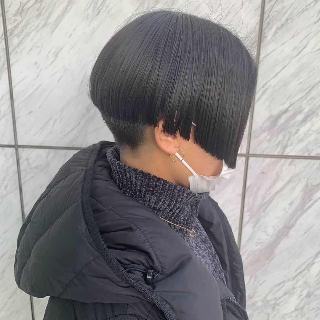 渡名喜風南のインスタグラム：「💇‍♀️😍🌟  毎回、満足しています！ 今年もありがとうございました😊 また来年もよろしくお願いします✨✨  #モチベーションup #🌟🌟🌟🌟🌟」