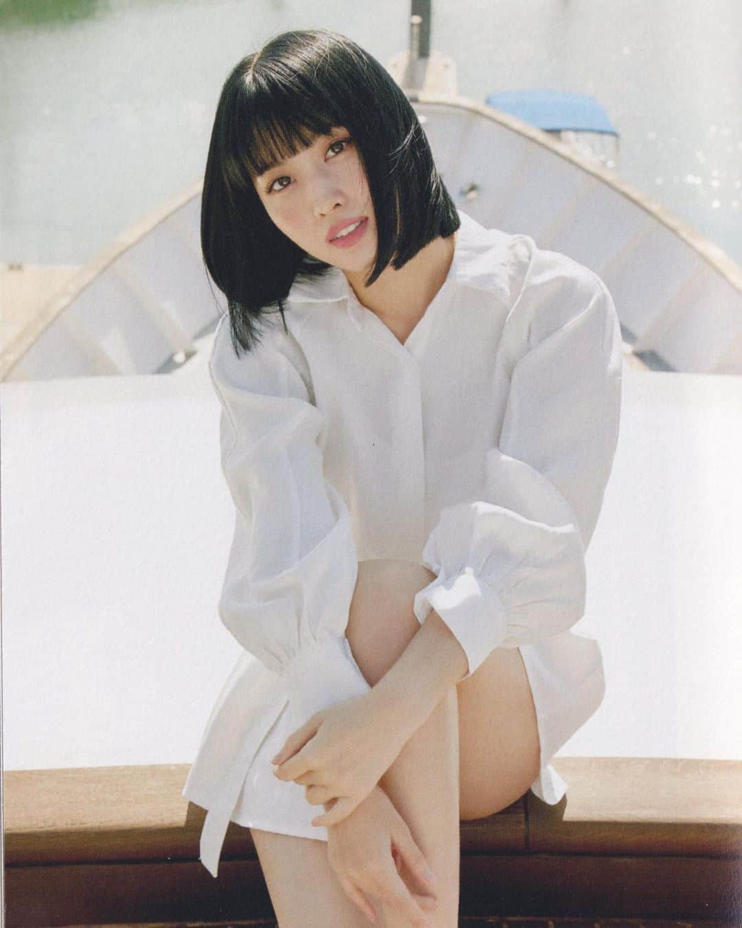 モモさんのインスタグラム写真 - (モモInstagram)「♡ [Scan] 201226 - 2021 Season’s Greetings Scans   -  #MOMO #트와이스 #모모 #平井もも #もも #TWICE © pink lemonade」12月26日 21時32分 - momojype