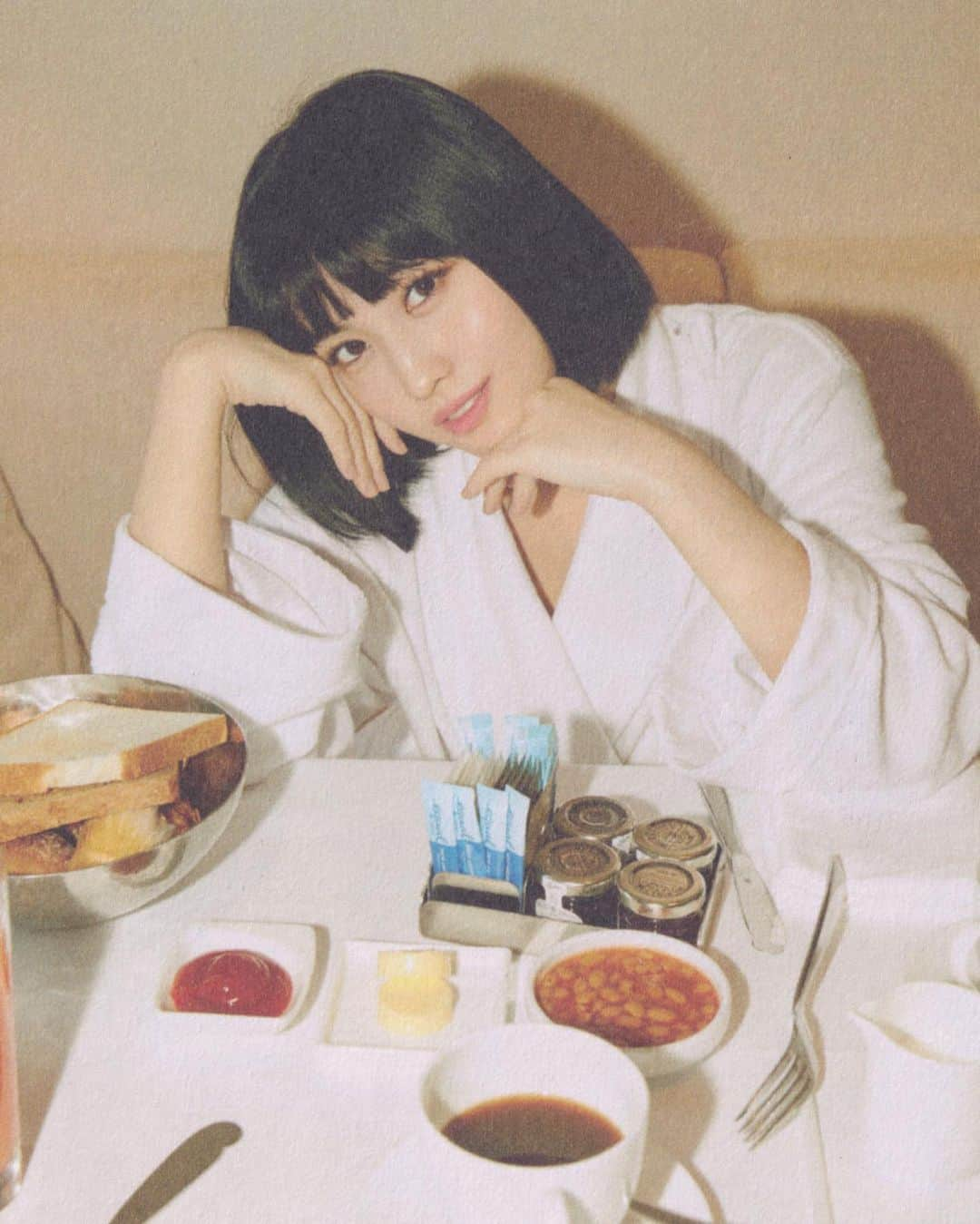 モモさんのインスタグラム写真 - (モモInstagram)「♡ [Scan] 201226 - 2021 Season’s Greetings Scans   -  #MOMO #트와이스 #모모 #平井もも #もも #TWICE © pink lemonade」12月26日 21時32分 - momojype