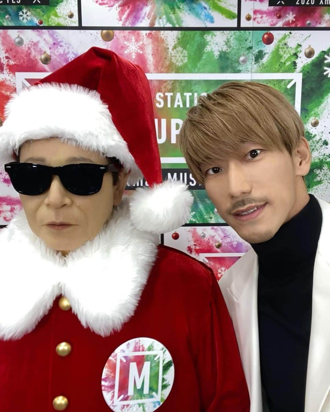 小林直己さんのインスタグラム写真 - (小林直己Instagram)「そしてクリスマス当日は #Mステ にて🎄 ありがとうございました✌️✨  Thank you for having me ! #musicstation 🎅  #xmasmusicfes#2020 #ラストの紙吹雪すごかった #足元に積もってた」12月26日 21時38分 - naokikobayashi_works