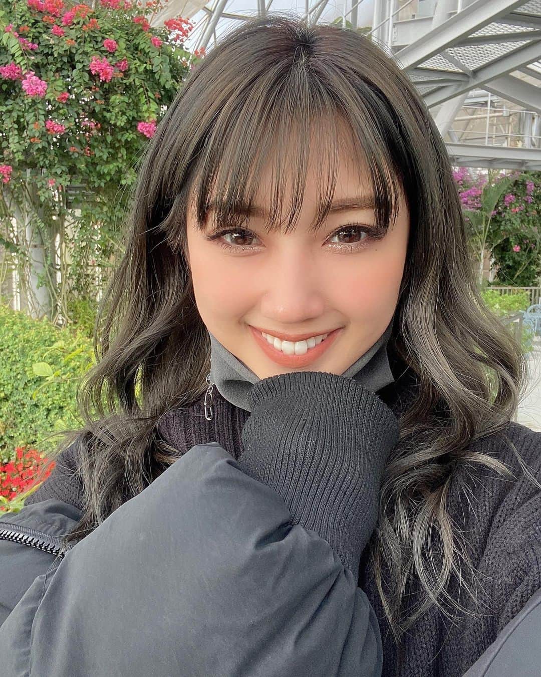 YUMIKAのインスタグラム：「ヨホホホホ〜(•'-'•)🍓 皆さん沢山温かいお祝いのお言葉 ありがとうございます😭💓 無事また１つ歳を重ねました☃️❄️ 年末で忙しい中覚えてくれてる事だけでも 凄く幸せで胸がいっぱいです...(꒦ິ⌑꒦ີ)♥️ 皆と会えない日々が続いても関わってくれてる方々、応援してくれる方々がどうか穏やかで幸せな時間で溢れるよう心から願っています🤲 改めてありがとうございました🙇‍♀️💓💓 #cyberjapan #cyberjapandancers #サイバージャパン #サイバージャパンダンサーズ #cjd_yumika」