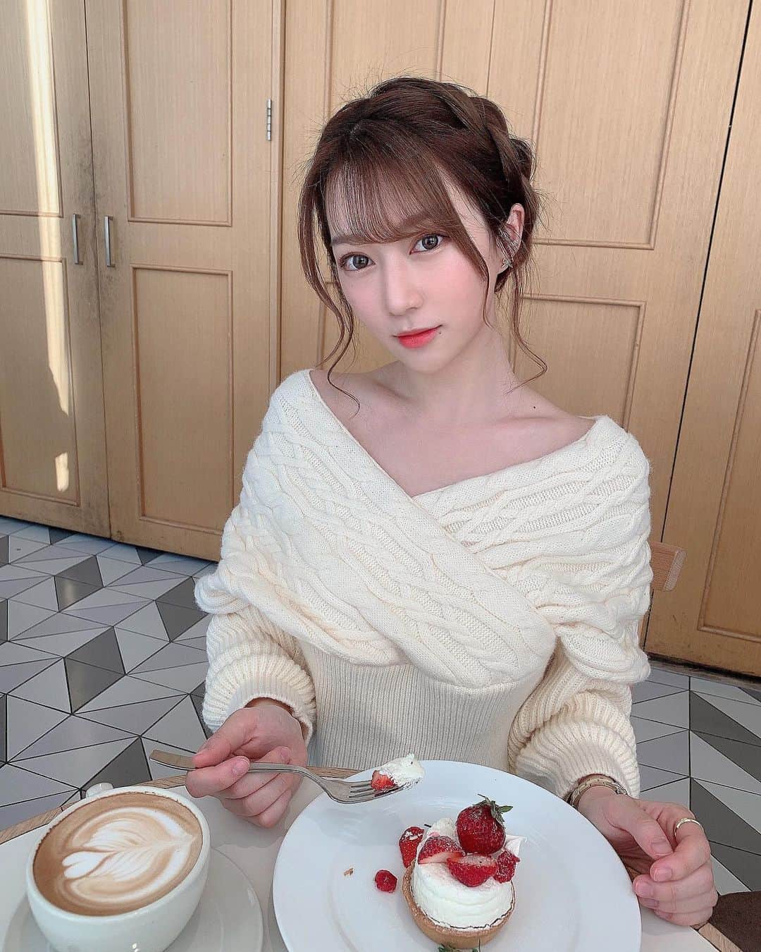 高辻千夏のグルメインスタ