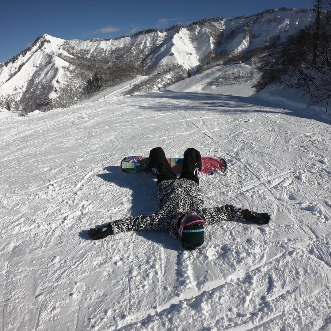 宮川里奈さんのインスタグラム写真 - (宮川里奈Instagram)「この間スノボ行ってきました🏂 冬の楽しみの１つ！！ 次はいつ行けるかな〜 ・ ・ ・ ・ #スノボ  #🏂 #湯沢」12月26日 22時02分 - rinamiyakawa0926