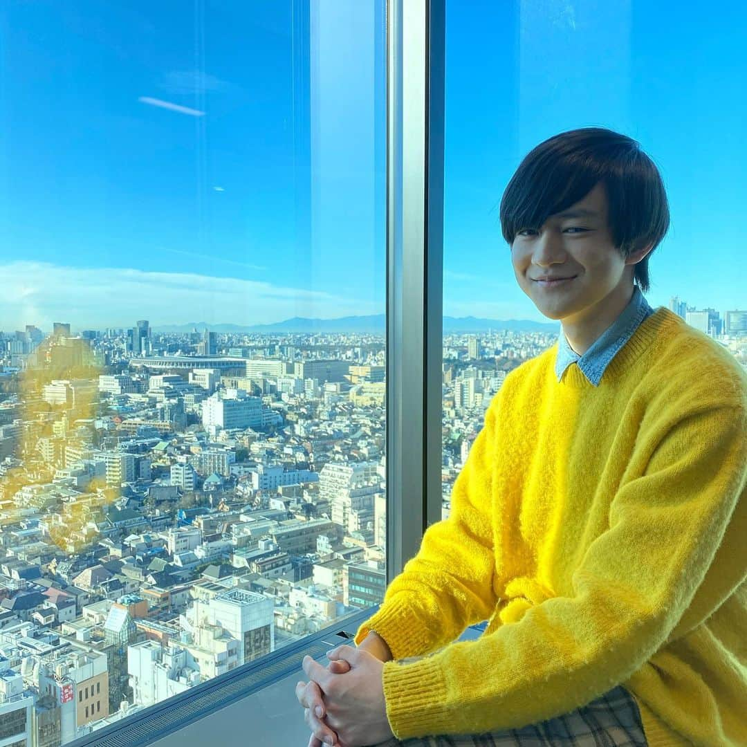 松村和哉のインスタグラム：「1on1 Greetingありがとうございました。 色々バタバタしてごめんなさい！ 明日も楽しもうぜい。 写真は成金社長感漂う伊藤壮吾です。」