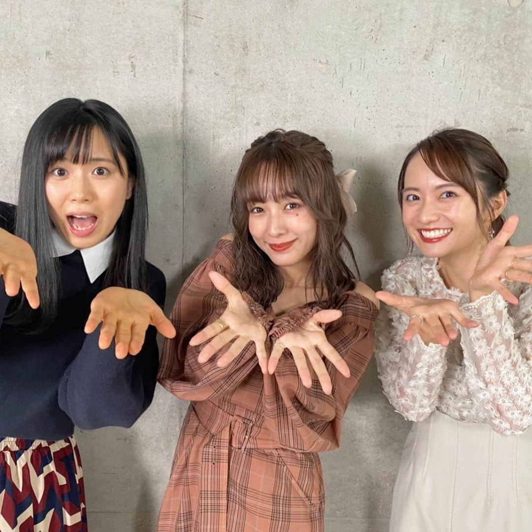 鉢嶺杏奈さんのインスタグラム写真 - (鉢嶺杏奈Instagram)「YouTubeでこんな番組が始まりました♫ 私は、河邑ミクちゃんとMCをしてます♫  イドバタ女子のイマドキ白書 〜モテージョの憂鬱〜 前田希美編#1  この動画は、私たちイドバタ女子が 女性から見てもかっこいい女子 「モテー女」 のモテる秘訣を探りつつ そのお悩みを抉り出し、解決へ導こうという動画ですww 私たち2人でどこまで解決できてスッキリ帰ってもらえるかは分かりませんガッ！ww  まず1回目のゲストは、前田希美さん❤️スタジオに入ってきただけで 春風がカラフルなお花を纏って吹いてきたみたいな めちゃめちゃ可愛い方でしたぁー❤️ 来てくださりありがとうございました！！  お時間あったらぜひ見てください❤️  ＃前田希美 #河邑ミク #鉢嶺杏奈 #イドバタ女子 #イドバタ女子のイマドキ白書 #モテ女#モテー女」12月27日 8時37分 - hachimine_anna