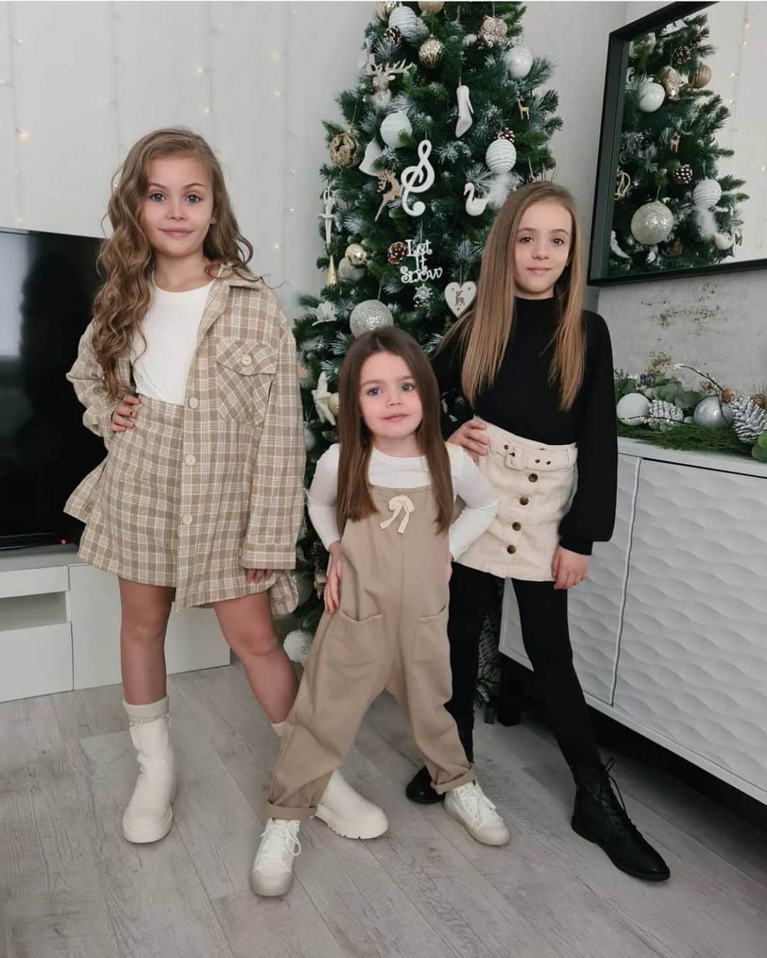 のインスタグラム：「🎄By @milafettah #kidzfashion #christmas」