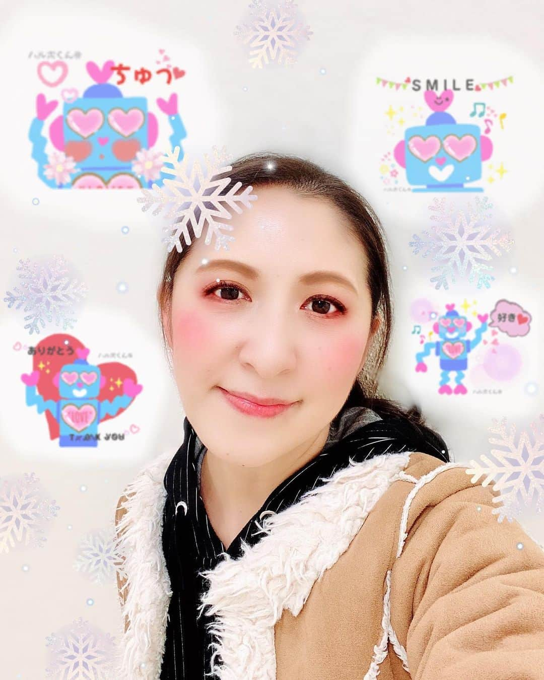 大越かず江さんのインスタグラム写真 - (大越かず江Instagram)「❄ハルボくんと一緒に❄  ハルボくんのLINEスタンプ🎁 また新しく作りました❤︎*.(♡˙︶˙♡).*❤︎  そのスタンプ達と一緒に❄📷✨❄ 是非checkしてください♥️  ©️kazuhyon 『ハルボくん』で検索すると見つかるよ❁⃘*.ﾟ  絵を描くことが最近楽し過ぎる💕✨  ☃️❄️☃️☃️❄️☃️☃️❄️☃️☃️❄️☃️☃️❄️☃️  ❄ With Harbo-kun ❄  Harubo-kun's LINE sticker 🎁 Also newly made ❤︎ *. (♡ ˙︶˙ ♡). * ❤︎  ❄📷✨❄ with those stamps Please check it ♥️  ©️kazuhyon You can find it by searching for "Harbo-kun" ❁⃘ *. ゜  Drawing is too much fun these days 💕  ☃️❄️☃️☃️❄️☃️☃️❄️☃️☃️❄️☃️☃️❄️☃️  #ハルボくん #lineスタンプ  #linestamp  #新発売  #イラスト好きな人と繋がりたい」12月27日 8時47分 - bluemoonseasky