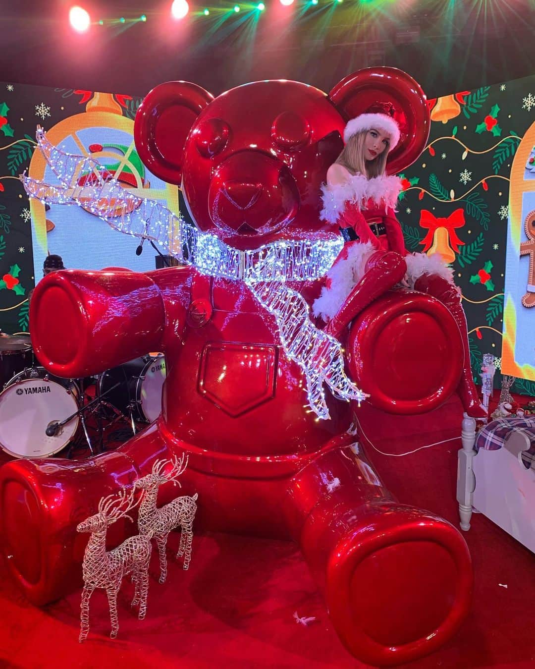 ベリンダのインスタグラム：「Gracias @imchristmas por la mejor experiencia de Navidad, me encanta que cuidan todos los detalles siempre... 🤍🎄⛄️ Gaby eres lo máximo! ❤️」